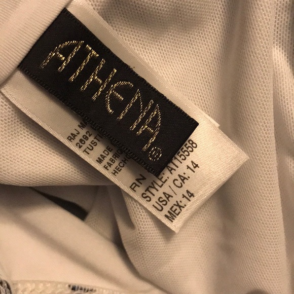 ⬇️Athena Blue&white floral off shoulder swim suit - Picture 6 of 6